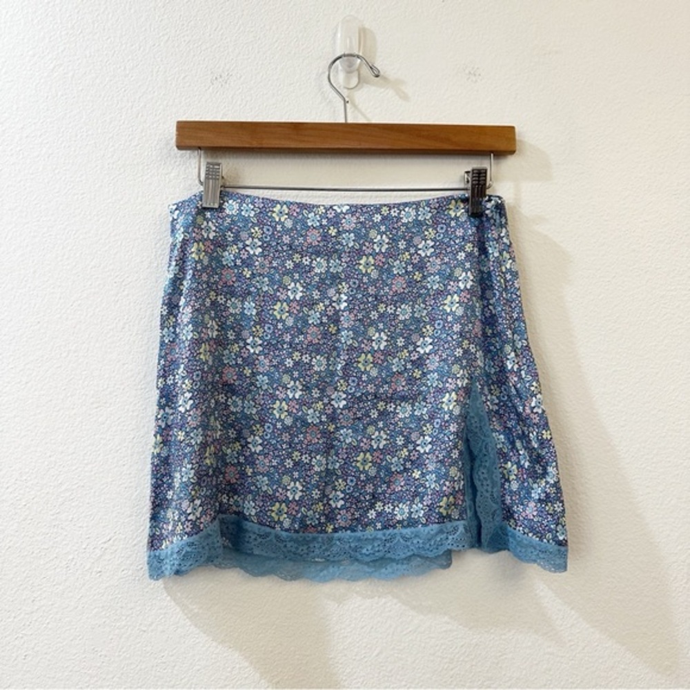 Frankie's Bikinis Blue Floral Lace-Trim Mini Skirt